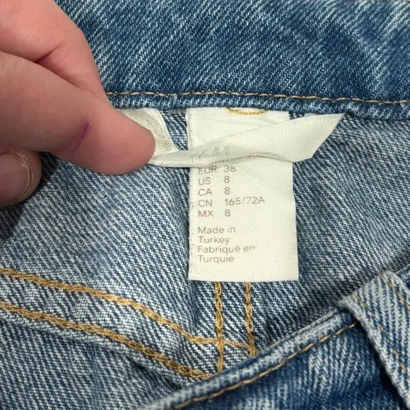 H&M‎ **Size 8** Distressed Denim Skirt With Raw Hem - Picture 5 of 5